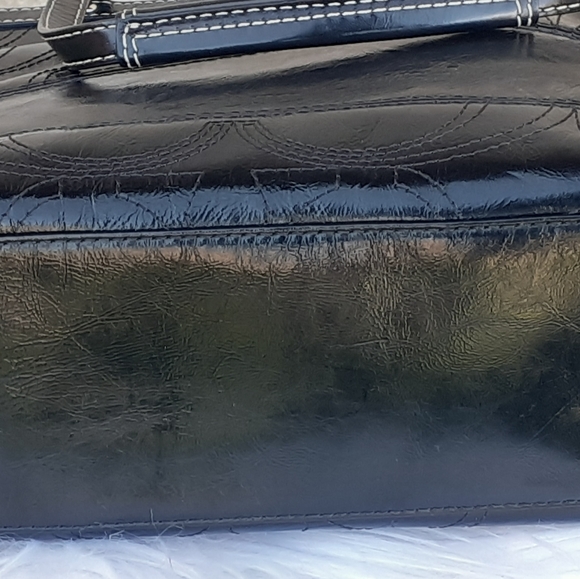 Coach - Picture 3 of 4